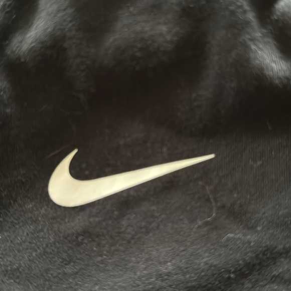Black Nike T- shirt - Picture 4 of 6